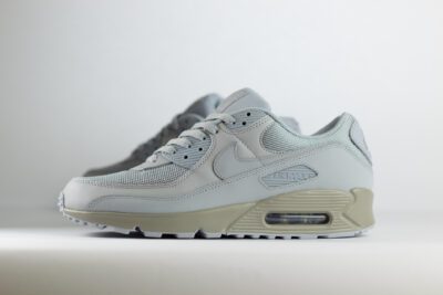 Nike Air Max 90 Wolf Grey – Grijs – Heren/Dames/Uniseks Sneakers – Mesh/Leer/Nubuck - CN8490-012 – Zijkant