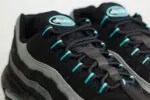 Nike Air Max 95 Black Aurora Green – zwart/groen – Heren/Dames/Uniseks Sneakers – leer/Mesh – HV6062-001 – Bovenkant