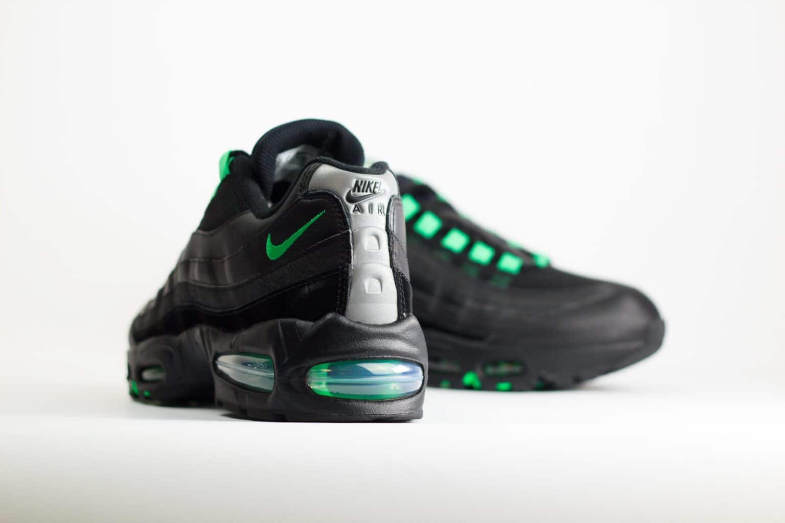 Nike Air Max 95 OG Big Bubble Black Green Shock – zwart/groen – Heren/Dames/Uniseks Sneakers – leer/Mesh – IB1667-002 – Achterkant