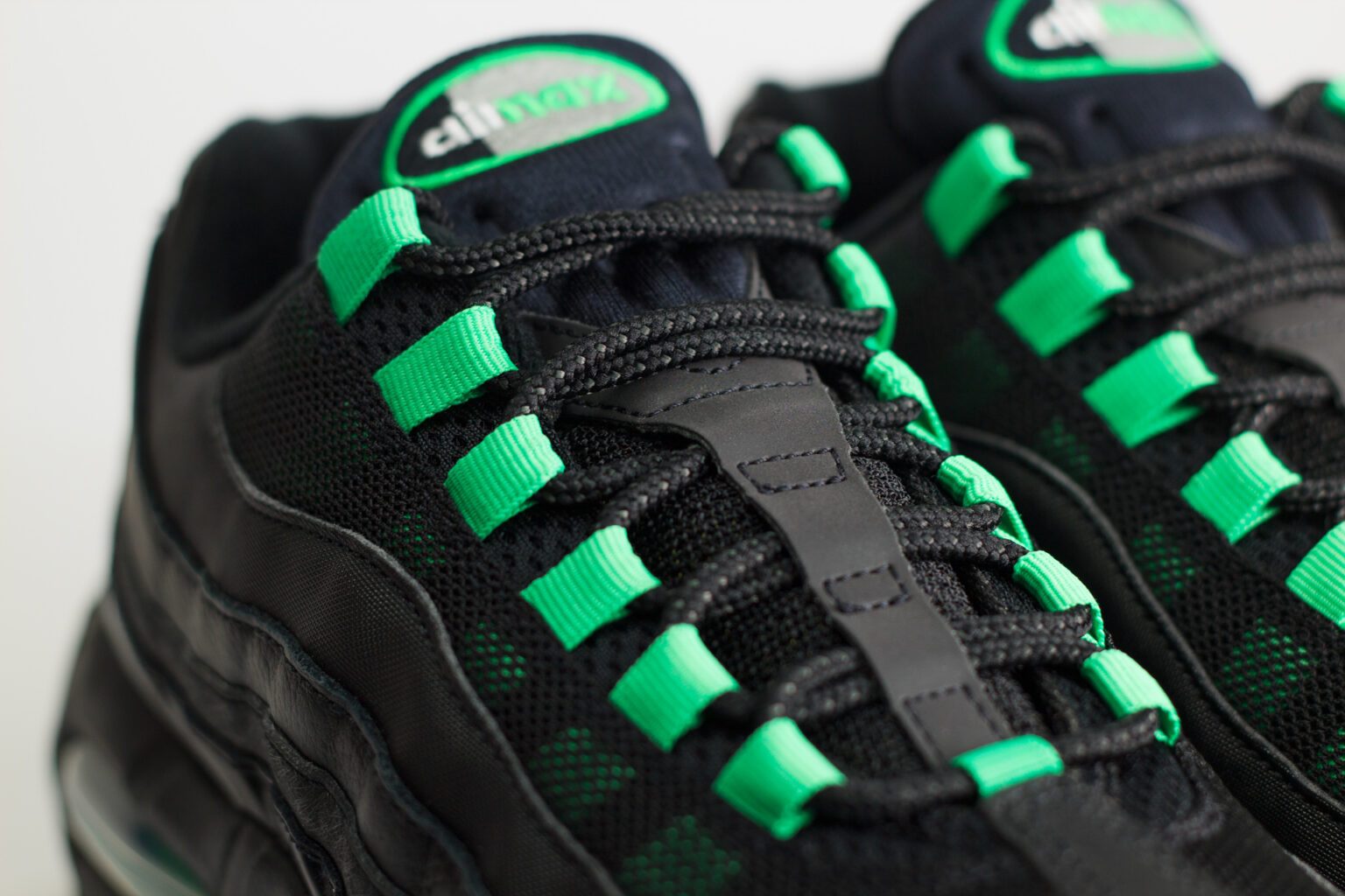 Nike Air Max 95 OG Big Bubble Black Green Shock – zwart/groen – Heren/Dames/Uniseks Sneakers – leer/Mesh – IB1667-002 – Bovenkant