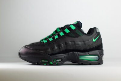 Nike Air Max 95 OG Big Bubble Black Green Shock – zwart/groen – Heren/Dames/Uniseks Sneakers – leer/Mesh – IB1667-002 – Zijkant