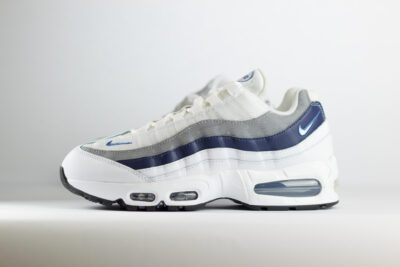 Nike Air Max 95 OG Diffused Blue – blauw/wit – Heren/Dames/Uniseks Sneakers – Leer/Mesh – IF2718-100 – Zijkant