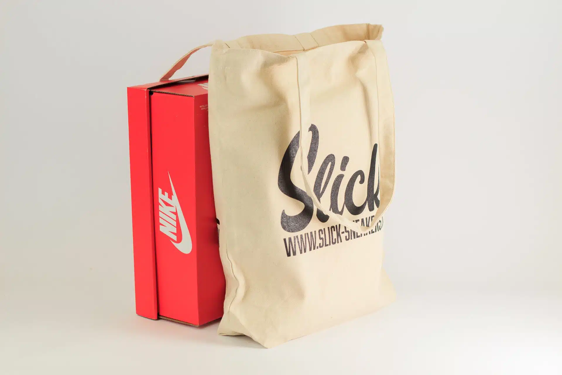Slick-Essential-Shopper-Ecru-Black---Staand