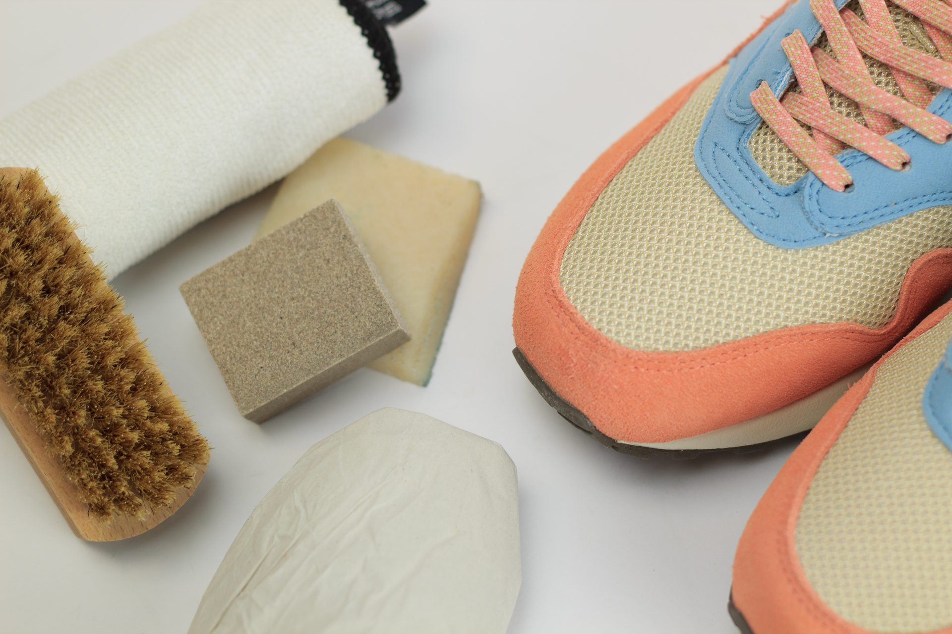 Suede sneakers schoonmaken blog