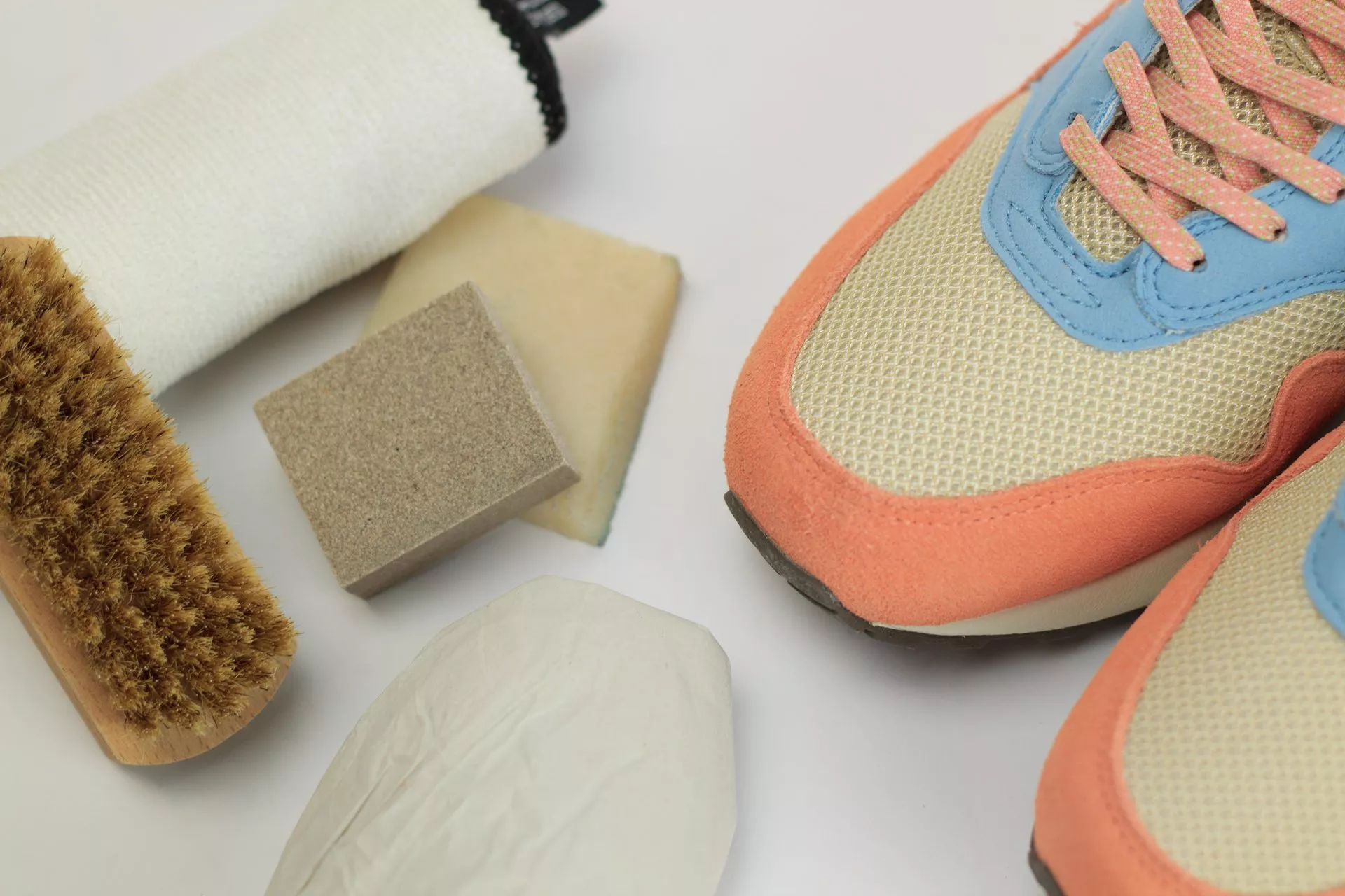 Suede sneakers schoonmaken blog