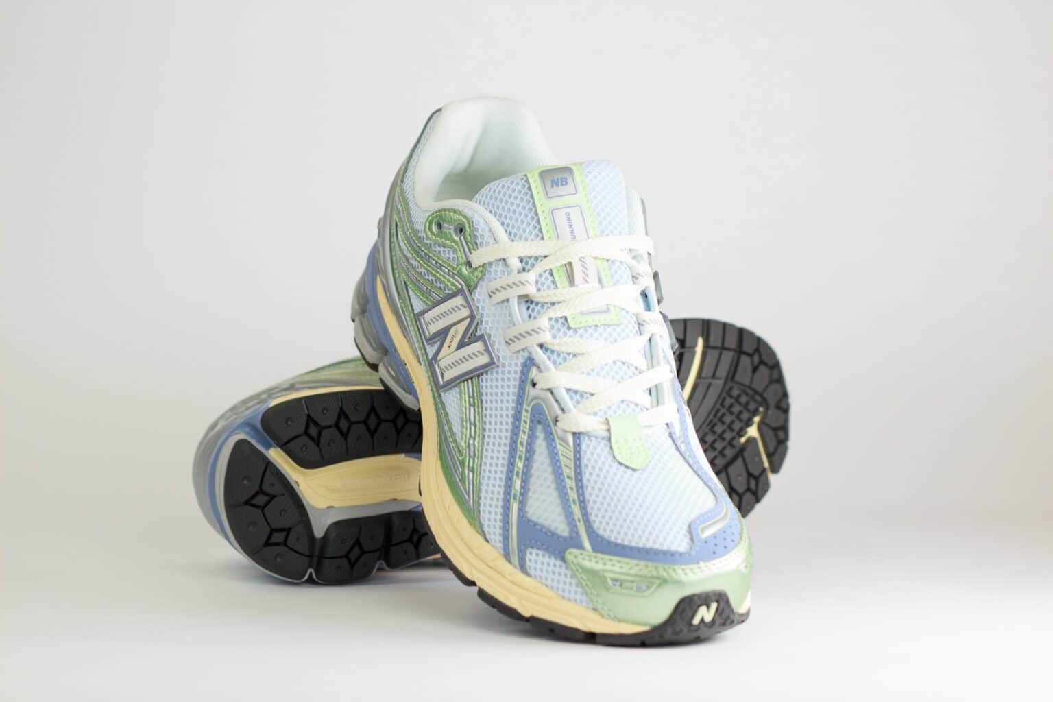 New Balance 1906R Ice Blue Melon Water – Groen/Blauw/Beige – Heren/Dames/Uniseks Sneakers – Mesh/Leer – U1906RNE – Voorkant