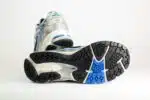 New Balance 1906R Silver Metallic Blue Agate – Blauw/Zilver/Wit – Heren/Dames/Uniseks Sneakers – Mesh/Leer – M1906REB – Onderkant