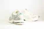 New Balance 1906R Silver Metallic Sea Salt – Wit/Zilver/Beige – Heren/Dames/Uniseks Sneakers – Mesh/Leer – M1906REE – Achterkant