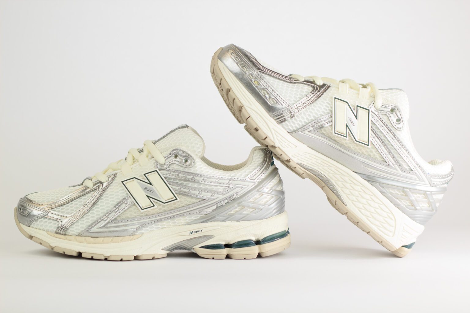 New Balance 1906R Silver Metallic Sea Salt – Wit/Zilver/Beige – Heren/Dames/Uniseks Sneakers – Mesh/Leer – M1906REE – Binnenkant