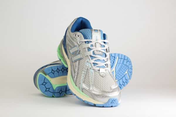 New Balance 1906R Still Water Lab Green – Blauw/Zilver/Groen – Heren/Dames/Uniseks Sneakers – Mesh/Leer – U1906RCR – Voorkant