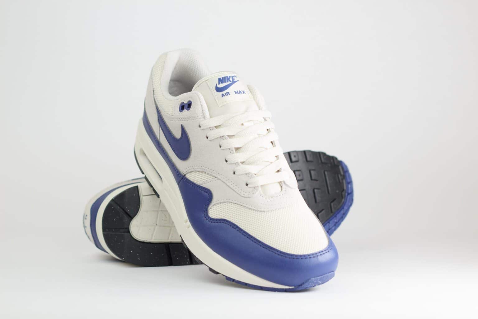 Nike Air Max 1 Essential Sanded Purple – Paars/Wit – Heren/Dames/Uniseks Sneakers – Leer/Mesh – FZ5808-017 – Voorkant