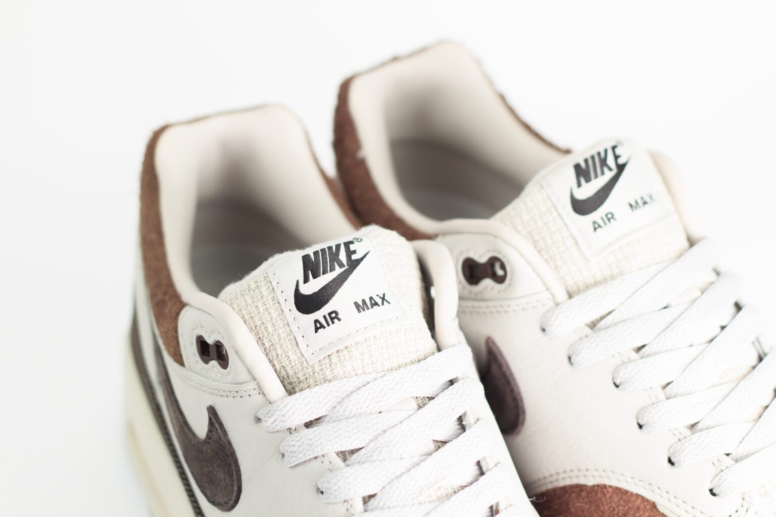 Nike Air Max 1 Size? Exclusive Considered – Bruin/Grijs – Heren/Dames/Uniseks Sneakers – Denim/Suede/Leer – FN7814-001 – Bovenkant