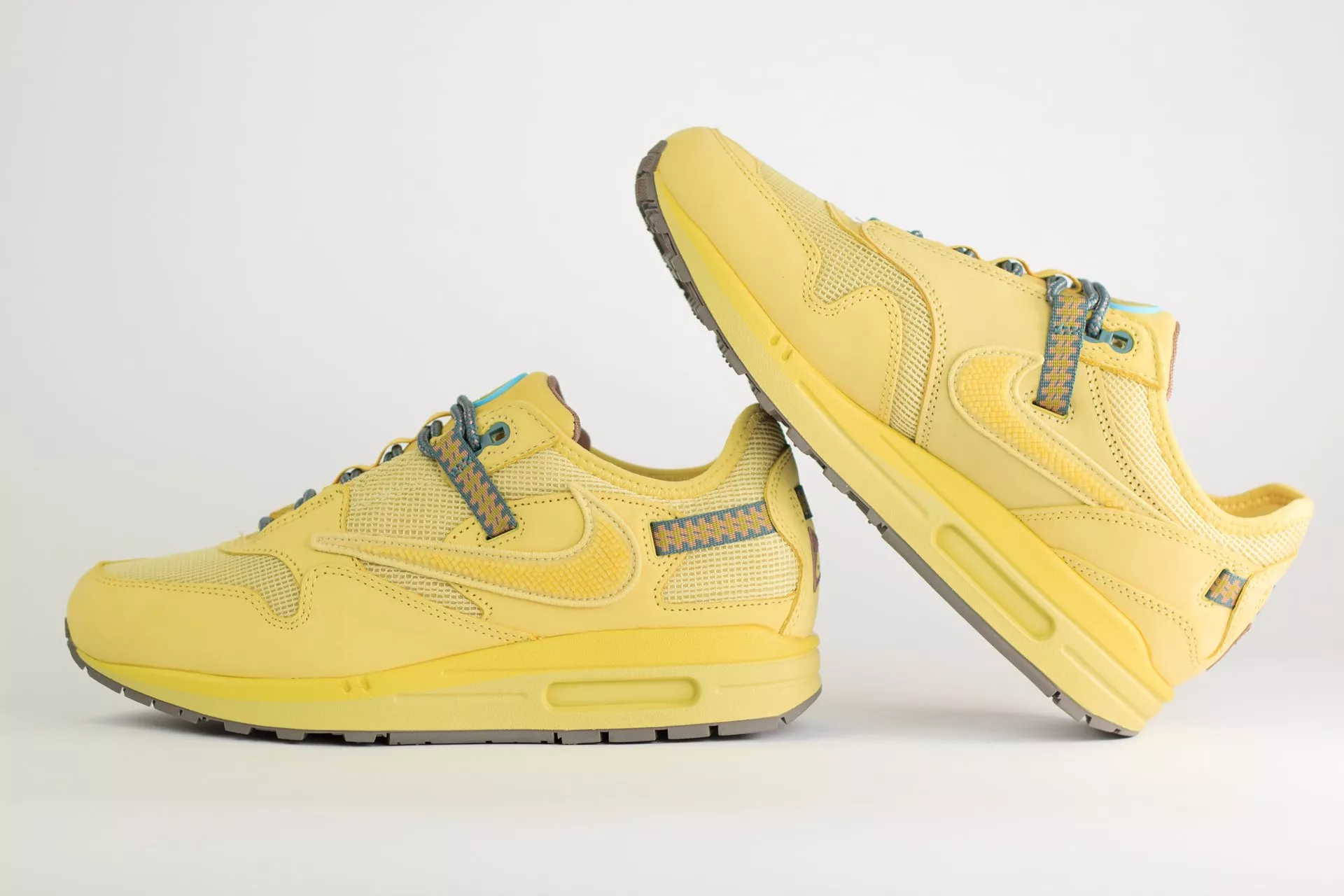 Nike Air Max 1 Travis Scott Cactus Jack Saturn Gold – Geel/Bruin/Goud – Heren/Dames/Uniseks Sneakers – Suede/Mesh – DO9392-700 – Binnenkant