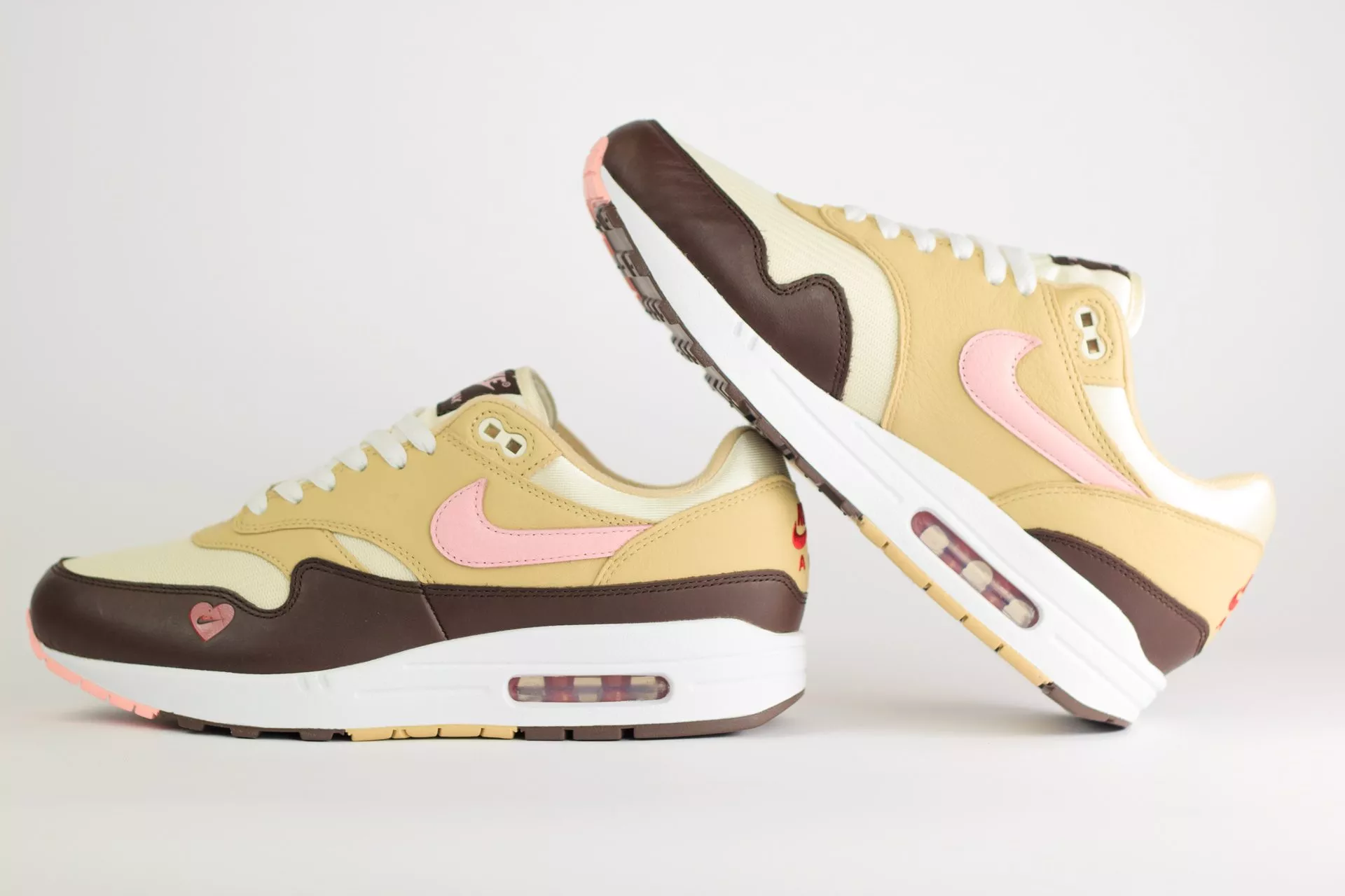 Nike Air Max 1 Valentine’s Day (W) – Bruin/Geel/Roze – Heren/Dames/Uniseks Sneakers – Leer/Mesh – FZ4346-200 – Binnenkant