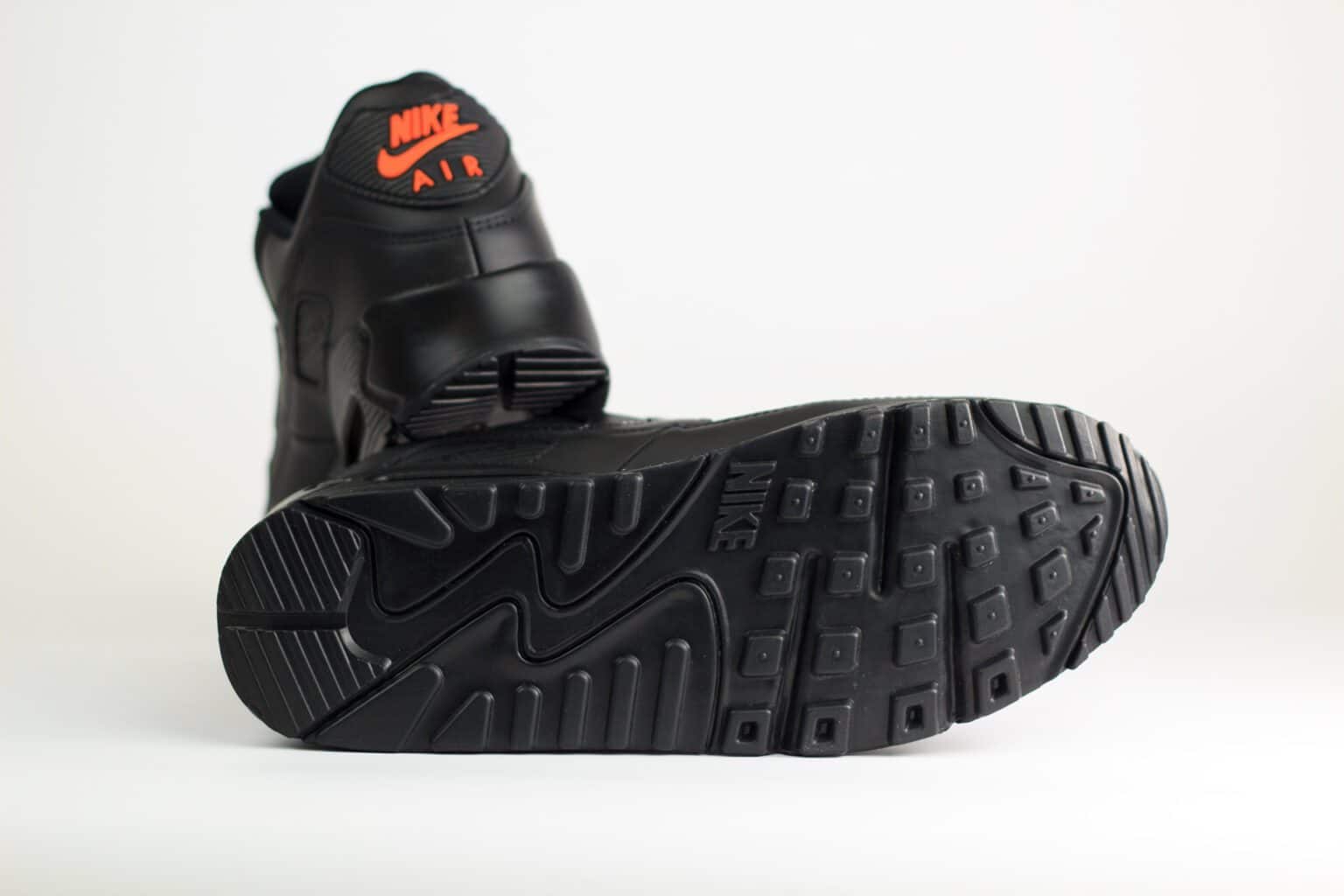 Nike Air Max 90 Black Safety Orange – Zwart /Oranje– Heren/Dames/Uniseks Sneakers – Leer – IF5446-002 – Onderkant