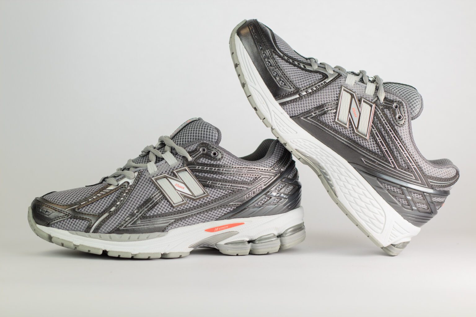New Balance 1906R Black Metallic Urgent Red Slate – Grijs – Heren/Dames/Uniseks Sneakers – Mesh/Leer - U1906RCO – binnenkant