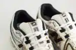 New Balance 1906R White Metallic Gold – Wit/Zilver – Heren/Dames/Uniseks Sneakers – Mesh/Leer - M1906RA – bovenkant