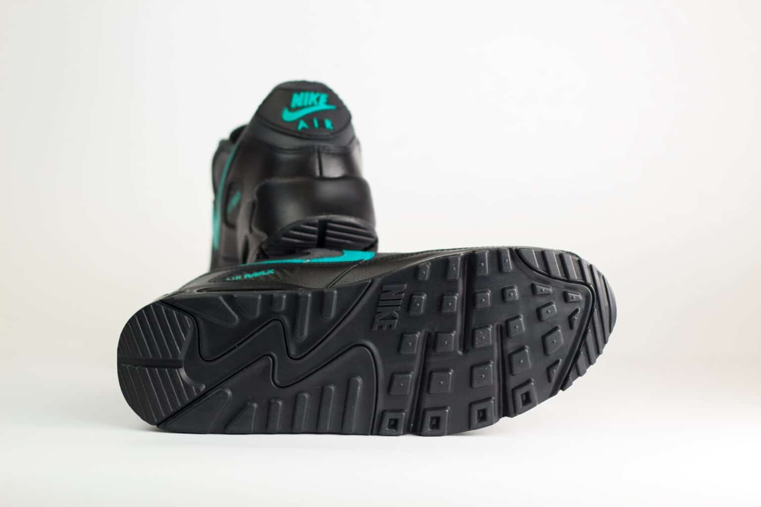 Nike Air Max 90 Black Clear Jade – Zwart/Groen – Heren/Dames/Uniseks Sneakers – Leer/Suede - IF0670-002 – onderkant