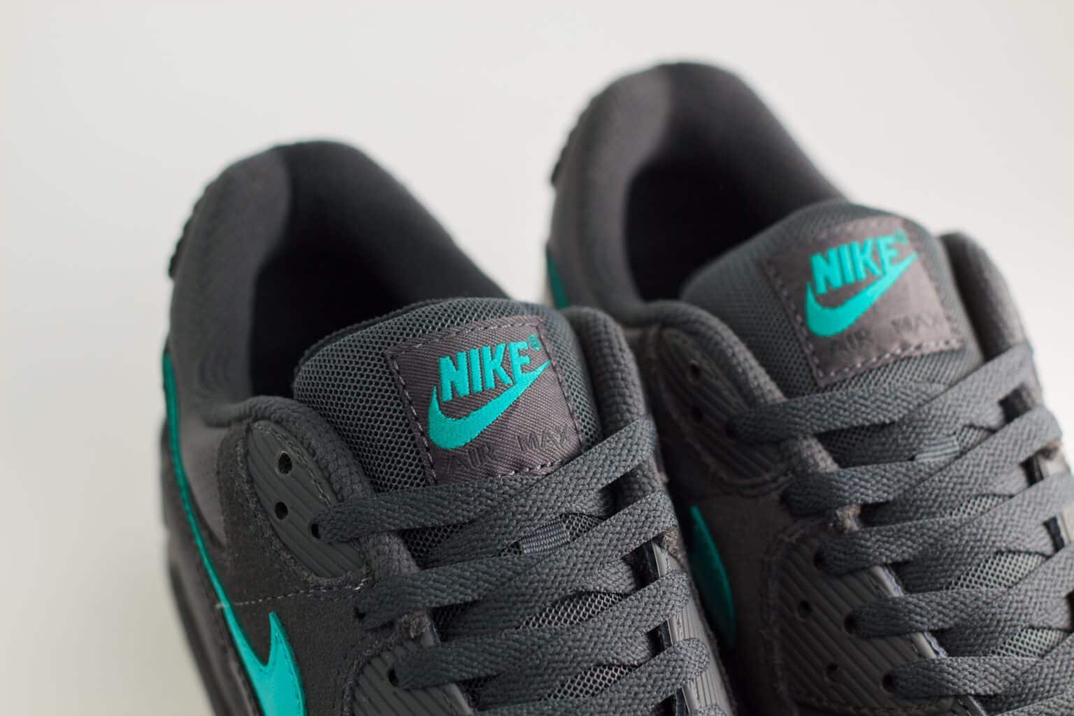 Nike Air Max 90 Black Clear Jade – Zwart/Groen – Heren/Dames/Uniseks Sneakers – Leer/Suede - IF0670-002 – bovenkant
