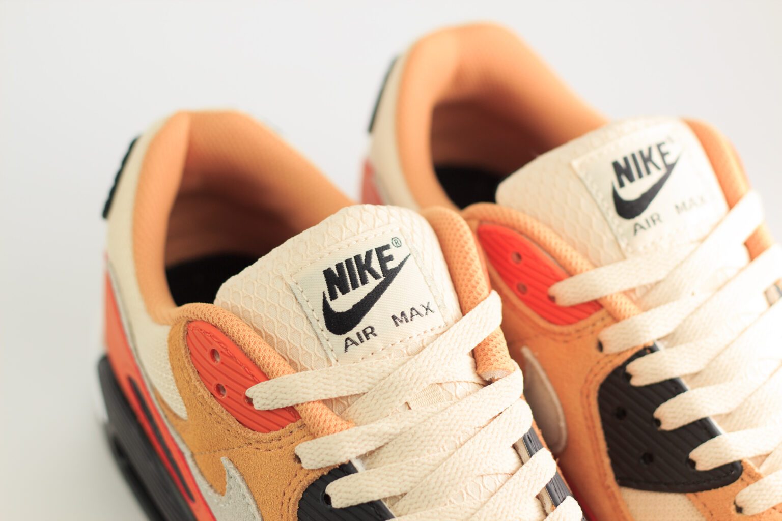 Nike Air Max 90 Copper Moon – Oranje – Heren/Dames/Uniseks Sneakers – Suede/Mesh - DM0029-800 – bovenkant