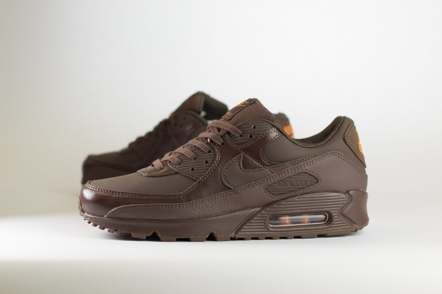 Nike Air Max 90 ESS+ Baroque Brown – Bruin – Heren/Dames/Uniseks Sneakers – Mesh/Leer - IH2063-200 – Zijkant