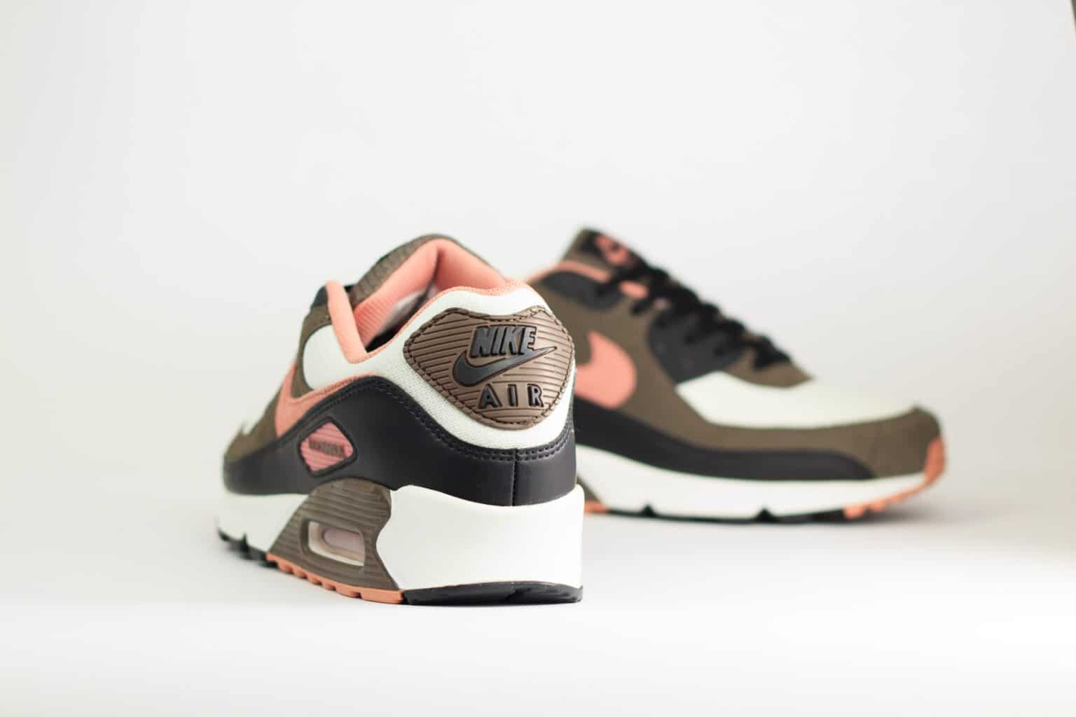 Nike Air Max 90 Ironstone Red Stardust – Bruin/Wit/Roze – Heren/Dames/Uniseks Sneakers – Mesh/Suede - DM0029-105 – achterkant