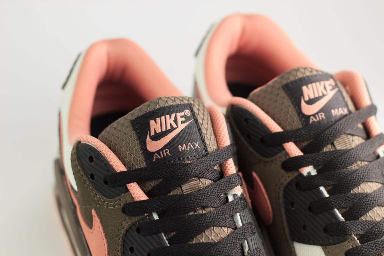 Nike Air Max 90 Ironstone Red Stardust – Bruin/Wit/Roze – Heren/Dames/Uniseks Sneakers – Mesh/Suede - DM0029-105 – bovenkant