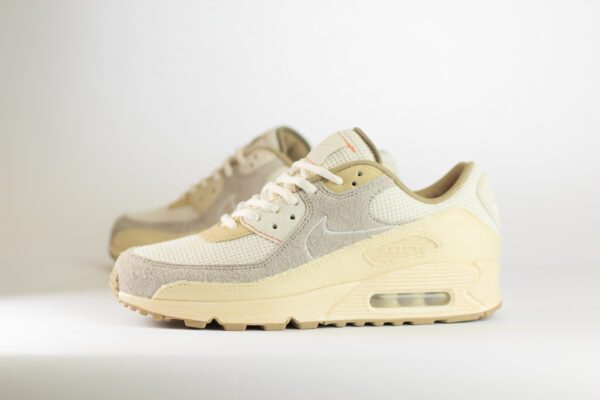 Nike Air Max 90 Premium Pale Ivory – Beige/Grijs – Heren/Dames/Uniseks Sneakers – Suede/Textiel - IM6773-104 – Zijkant