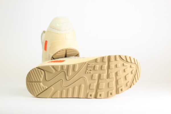 Nike Air Max 90 Premium Pale Ivory – Beige/Grijs – Heren/Dames/Uniseks Sneakers – Suede/Textiel - IM6773-104 – onderkant