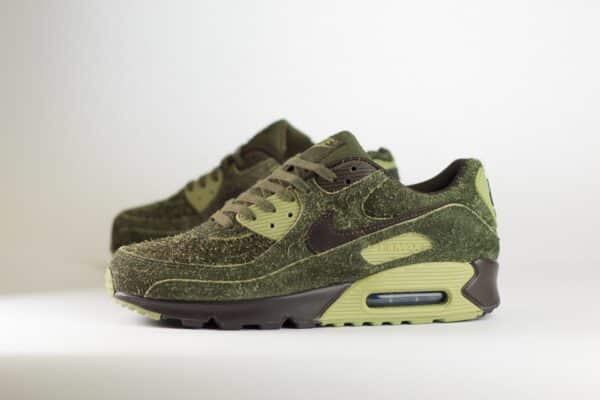 Nike Air Max 90 Premium Skunk – Groen – Heren/Dames/Uniseks Sneakers – Suede - HV6663-300 – Zijkant