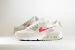 Nike Air Max 90 White College Grey University Red – Wit/Rood – Heren/Dames/Uniseks Sneakers – Mesh/Suede - DM0029-113 – Zijkant