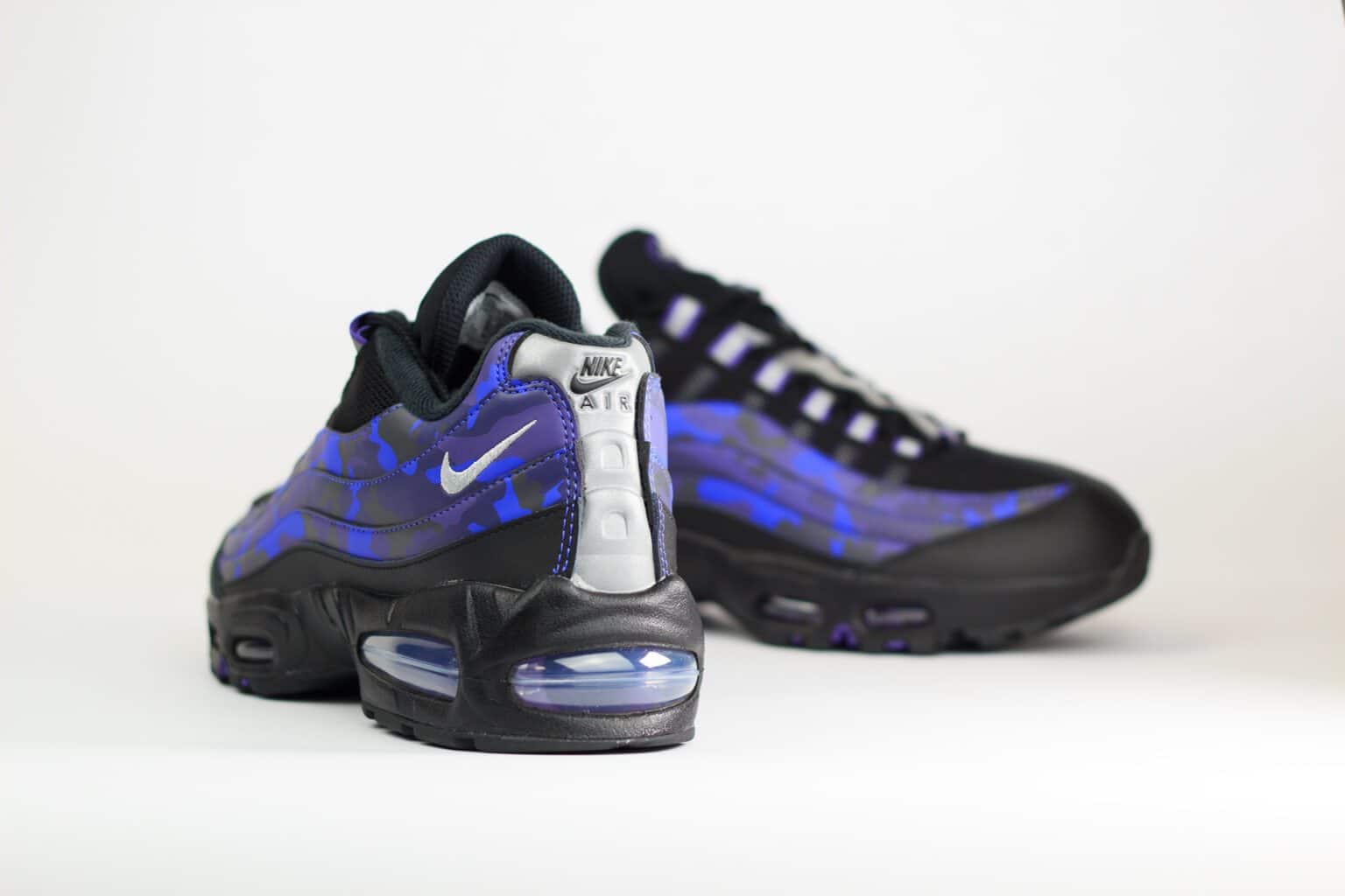 Nike Air Max 95 Court Purple Wild Grape Camo – Zwart/Paars – Heren/Dames/Uniseks Sneakers – Mesh/Leer – HQ1973-500 – achterkant