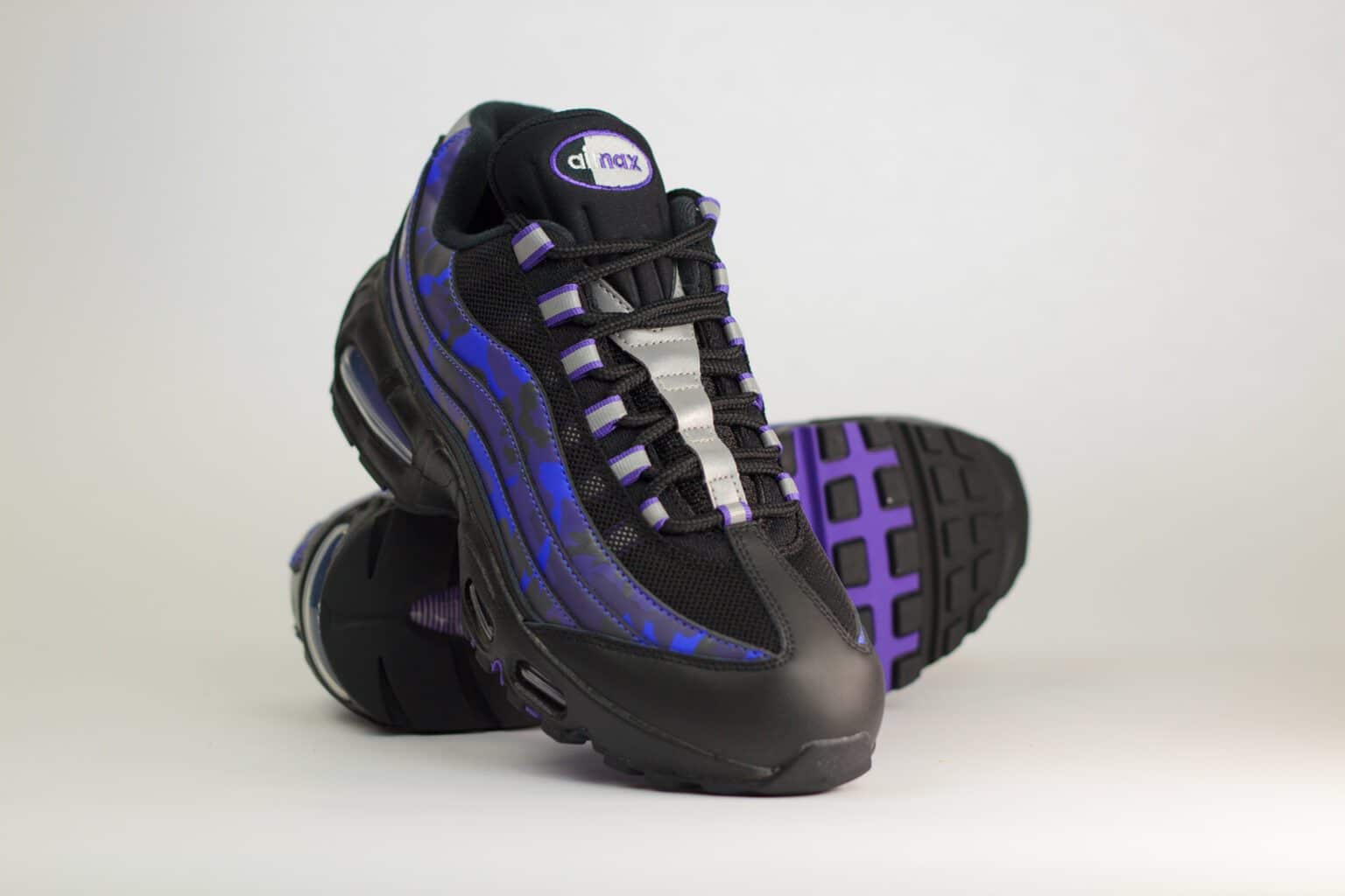 Nike Air Max 95 Court Purple Wild Grape Camo – Zwart/Paars – Heren/Dames/Uniseks Sneakers – Mesh/Leer – HQ1973-500 – voorkant