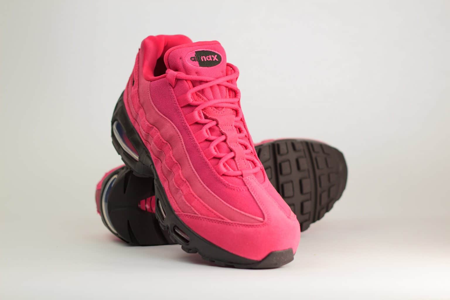 Nike Air Max 95 OG Big Bubble Fireberry – Zwart/Roze – Heren/Dames/Uniseks Sneakers – Suede/Canvas – II7632-600 – voorkant