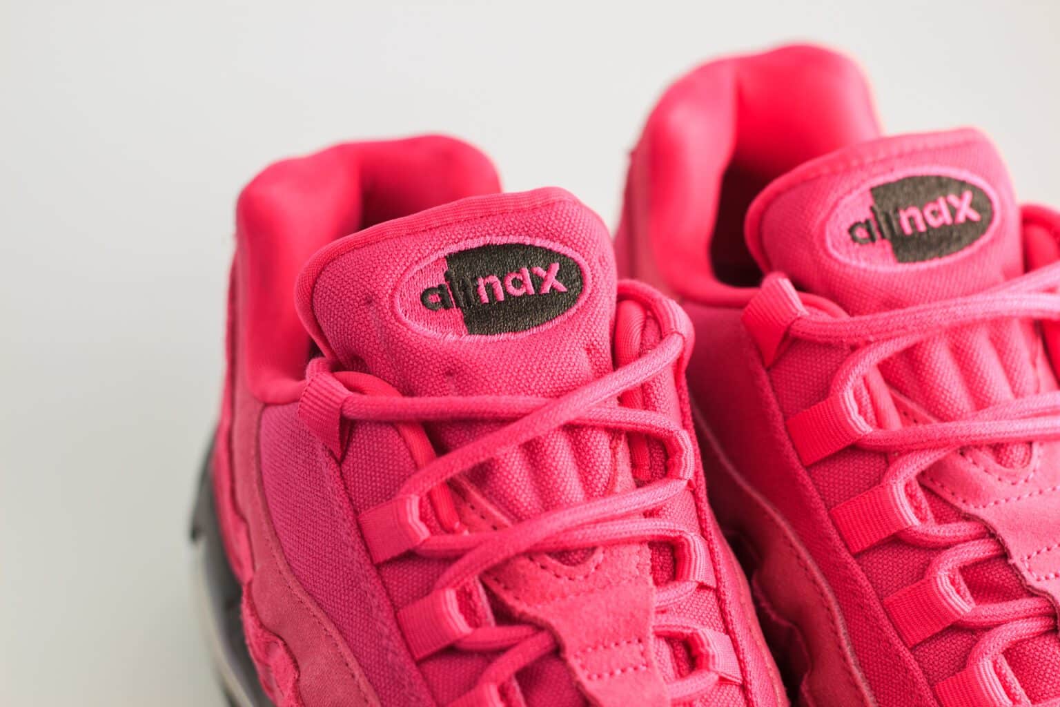 Nike Air Max 95 OG Big Bubble Fireberry – Zwart/Roze – Heren/Dames/Uniseks Sneakers – Suede/Canvas – II7632-600 – bovenkant
