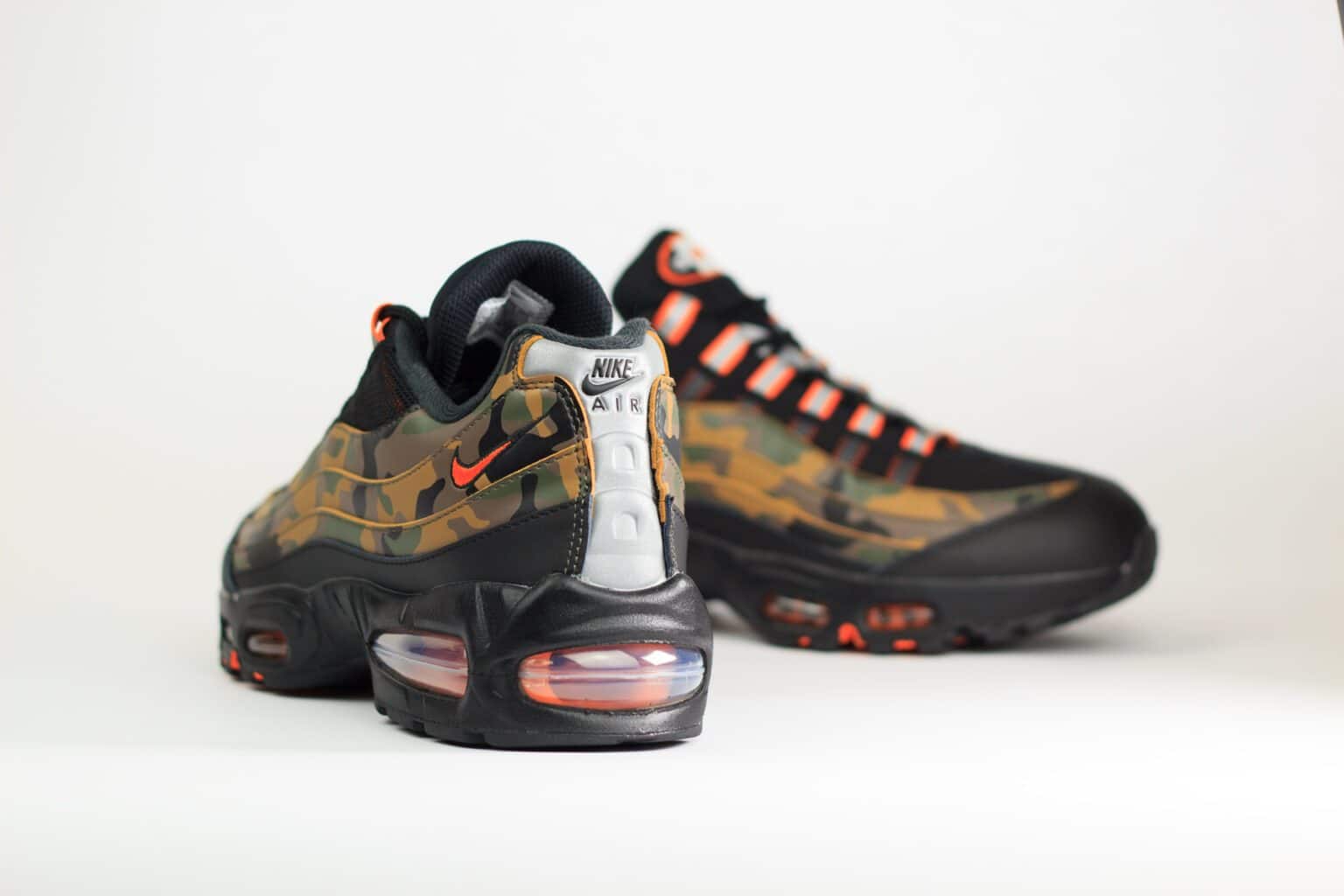 Nike Air Max 95 Safety Orange Camo – Zwart/Oranje – Heren/Dames/Uniseks Sneakers – Leer/Mesh – HQ1973-001 – achterkant