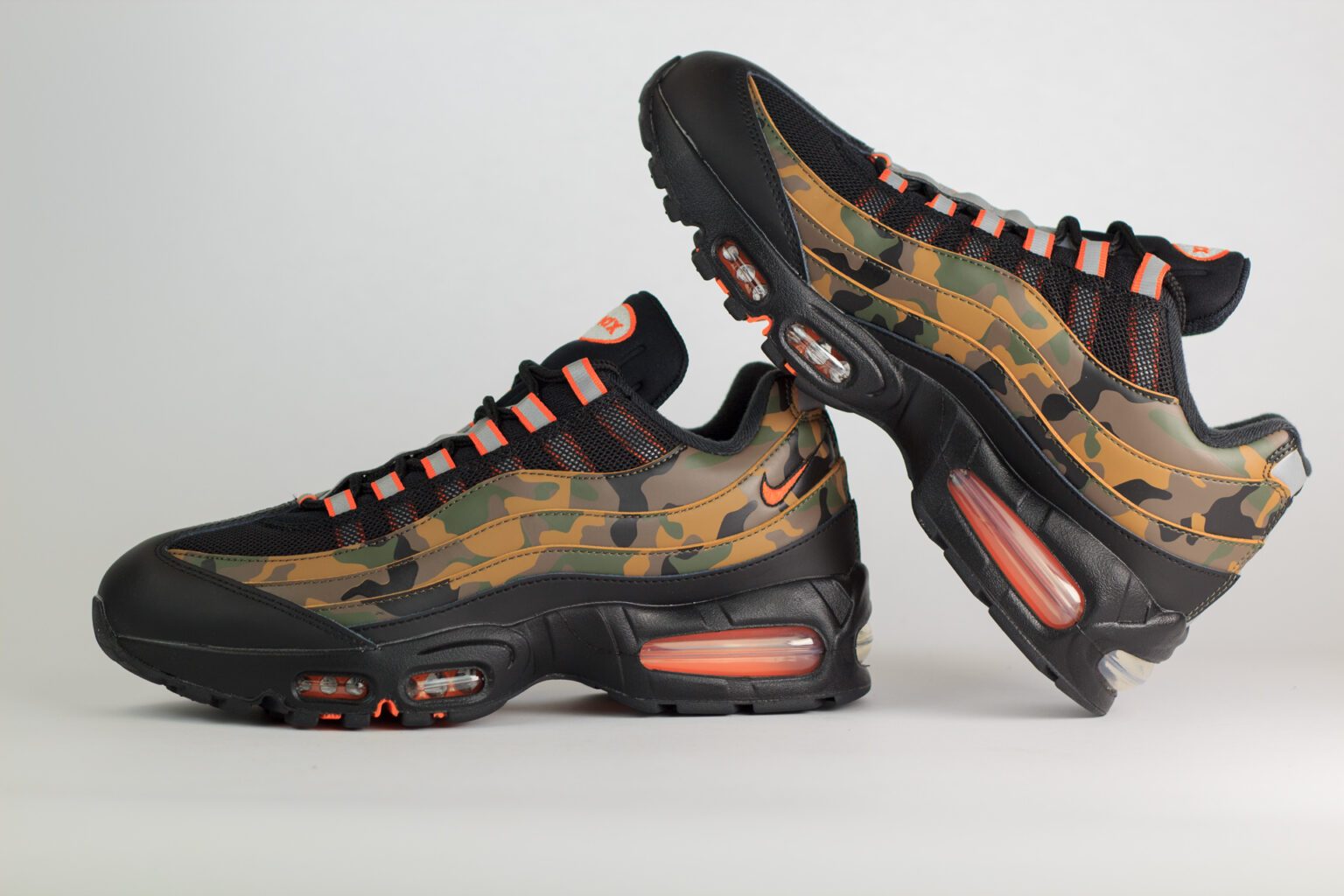 Nike Air Max 95 Safety Orange Camo – Zwart/Oranje – Heren/Dames/Uniseks Sneakers – Leer/Mesh – HQ1973-001 – binnenkant
