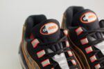 Nike Air Max 95 Safety Orange Camo – Zwart/Oranje – Heren/Dames/Uniseks Sneakers – Leer/Mesh – HQ1973-001 – bovenkant