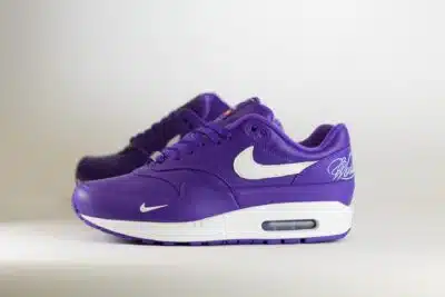 Nike Air Max 1 '87 SP Supreme Varsity Purple – Paars/Wit – Heren/Dames/Uniseks Sneakers – Leer – HF8813-500 – Zijkant