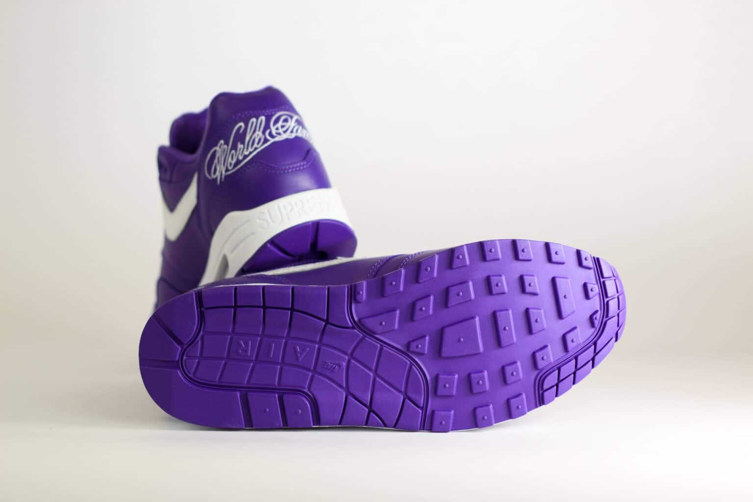 Nike Air Max 1 '87 SP Supreme Varsity Purple – Paars/Wit – Heren/Dames/Uniseks Sneakers – Leer – HF8813-500 – onderkant