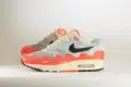 Nike Air Max 1 Patta Waves Hyper Crimson Pure Platinum – Oranje/Beige/Grijs – Heren/Dames/Uniseks Sneakers – Leer/Mesh – II7055-800 – zijkant