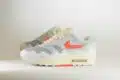 Nike Air Max 1 Patta Waves White Hyper Crimson – Wit/Beige/Grijs – Heren/Dames/Uniseks Sneakers – Leer/Mesh – II7055-100 – Zijkant