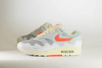 Nike Air Max 1 Patta Waves White Hyper Crimson – Wit/Beige/Grijs – Heren/Dames/Uniseks Sneakers – Leer/Mesh – II7055-100 – Zijkant