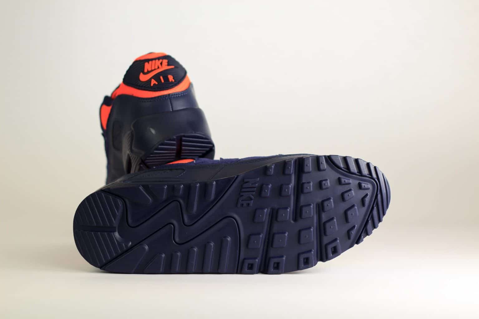 Nike Air Max 90 Blackened Blue Gradient – Blauw/Geel/Oranje – Heren/Dames/Uniseks Sneakers – Leer/Suede/Mesh - DM0029-700 – onderkant