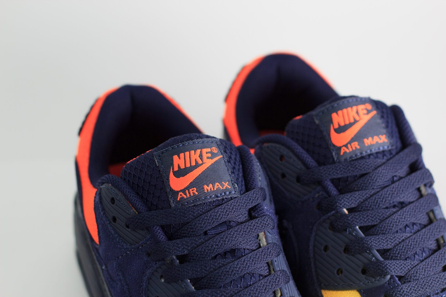 Nike Air Max 90 Blackened Blue Gradient – Blauw/Geel/Oranje – Heren/Dames/Uniseks Sneakers – Leer/Suede/Mesh - DM0029-700 – bovenkant