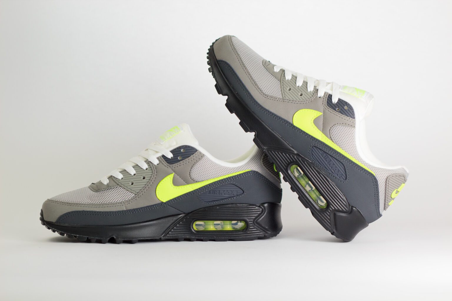 Nike Air Max 90 Neon – Geel/Zwart/Grijs – Heren/Dames/Uniseks Sneakers – Leer/Vilt/Mesh - IQ0289-010 – binnenkant
