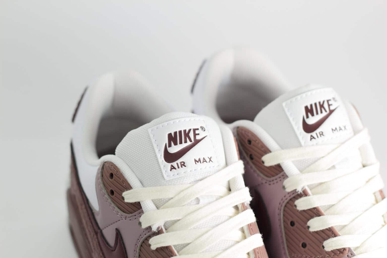 Nike Air Max 90 Tattoo Light Violet Ore Croc (W) – Roze/Wit – Heren/Dames/Uniseks Sneakers – Leer - IM3110-500 – bovenkant