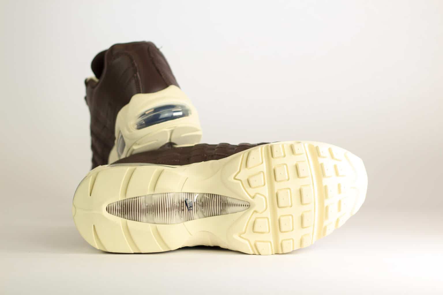Nike Air Max 95 QS Big Bubble Baroque Brown Leather – Bruin/Wit – Heren/Dames/Uniseks Sneakers – Leer – IM0696-200 – onderkant