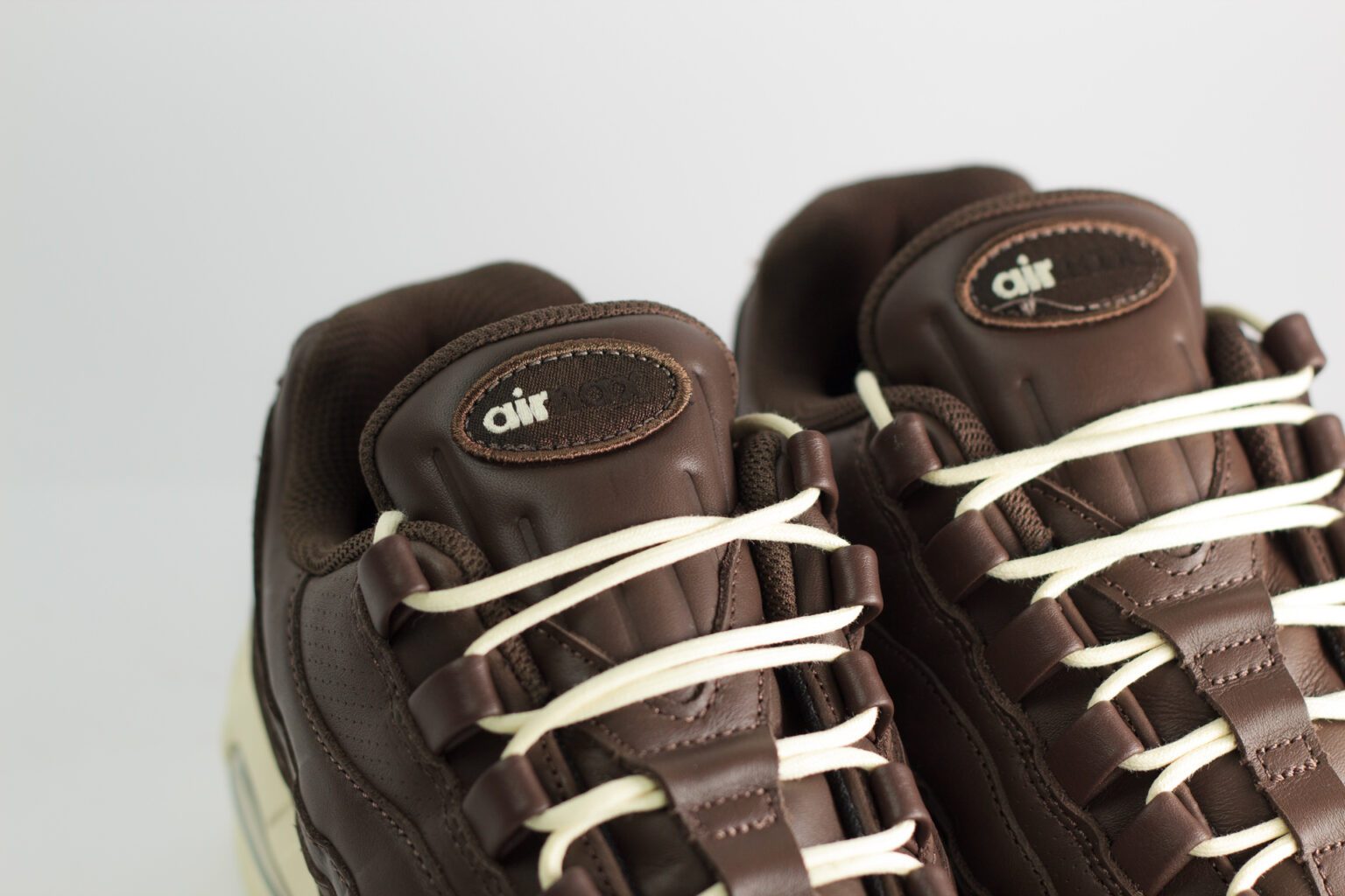 Nike Air Max 95 QS Big Bubble Baroque Brown Leather – Bruin/Wit – Heren/Dames/Uniseks Sneakers – Leer – IM0696-200 – bovenkant