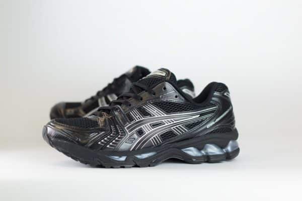 ASCIS Gel-Kayano 14 Black Pure Silver – Zilver/Zwart – Heren/Dames/Uniseks Sneakers – Leer/Mesh – 1201A019-006 – Zijkant